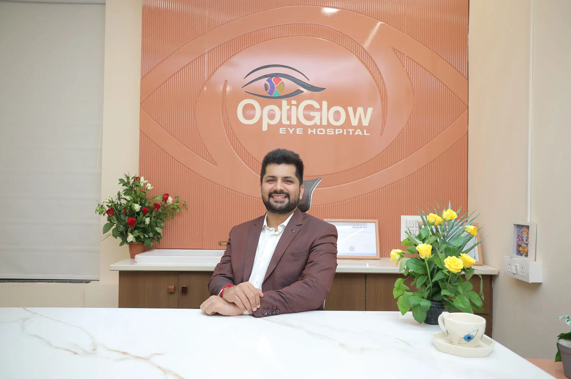Dr. Dhwanit - Optiglow Eye Surgen